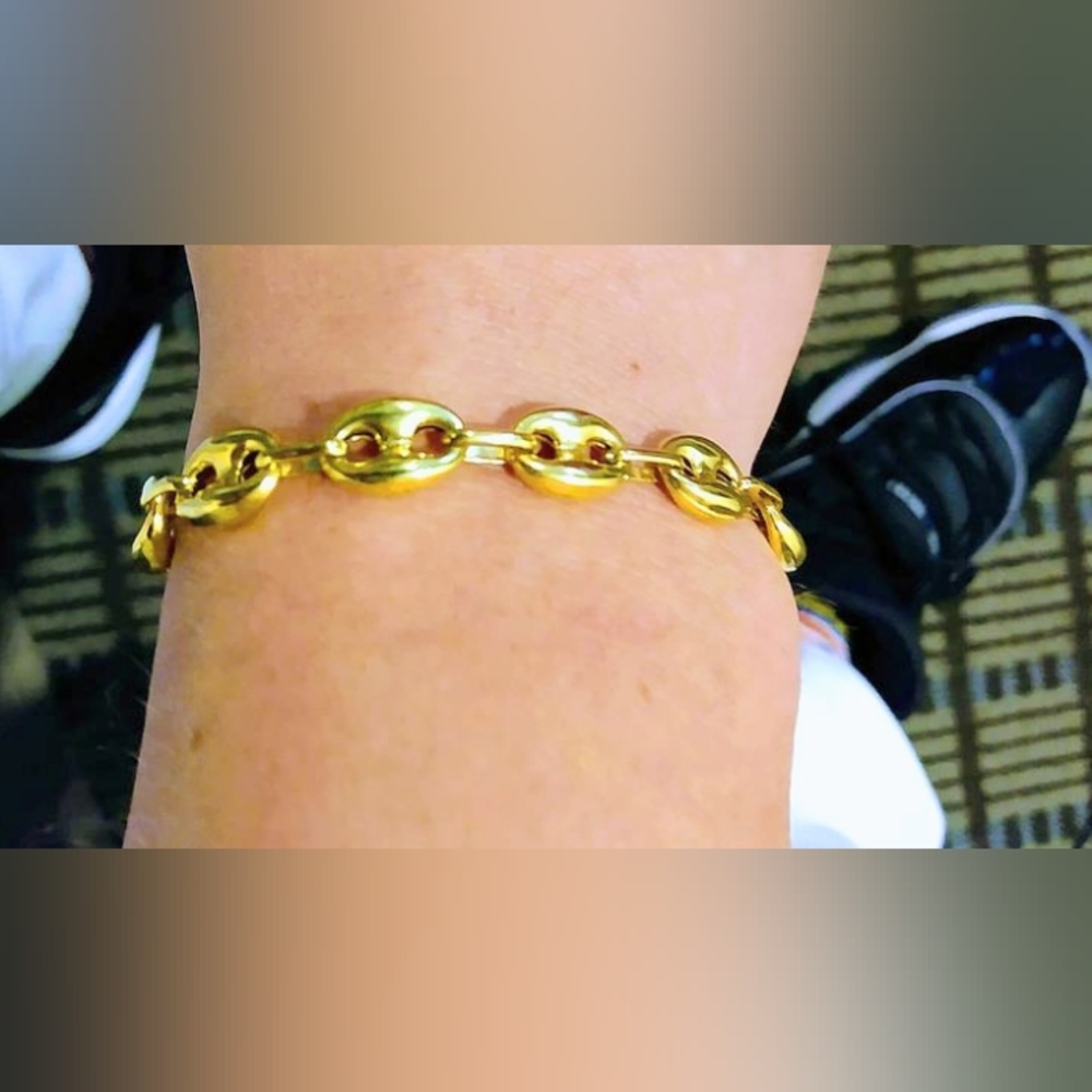 14k gold Gucci link bracelet